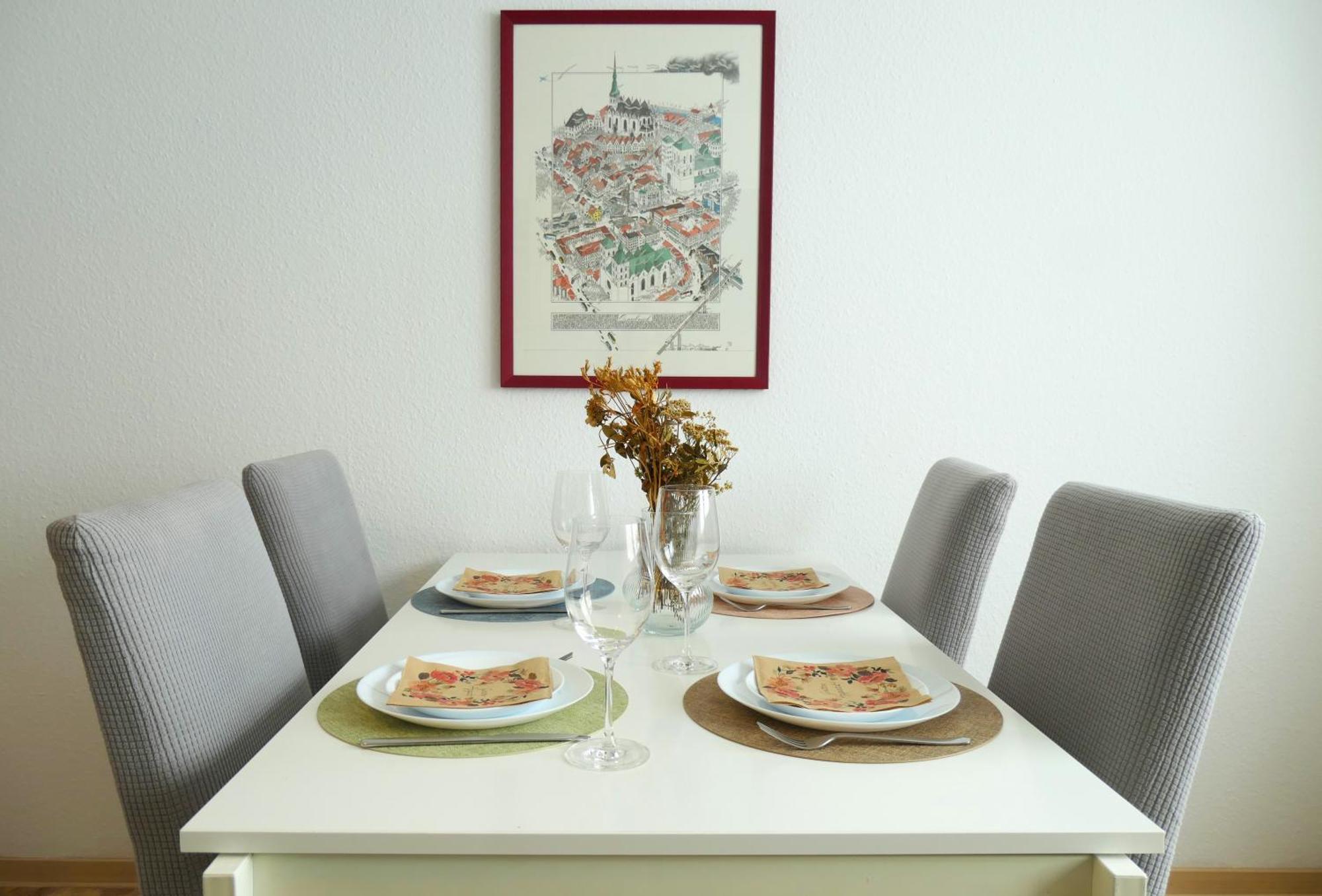 Schoelerberg Apartment Mit Tiefgaragenparkplatz Und Kingsize-Bett Osnabruck Bagian luar foto