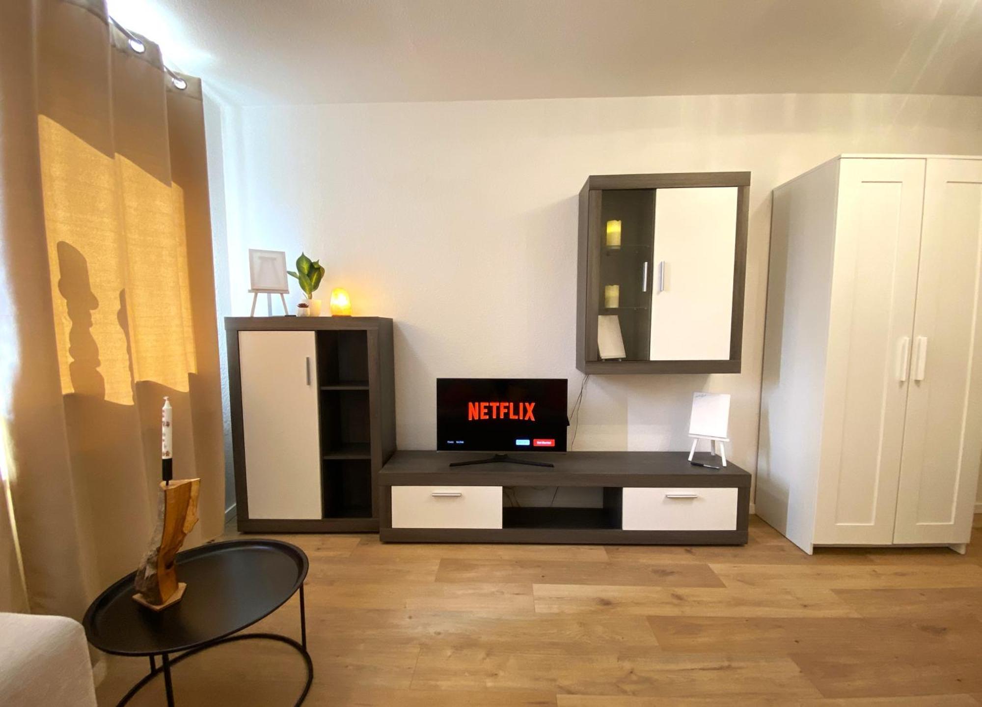 Schoelerberg Apartment Mit Tiefgaragenparkplatz Und Kingsize-Bett Osnabruck Bagian luar foto